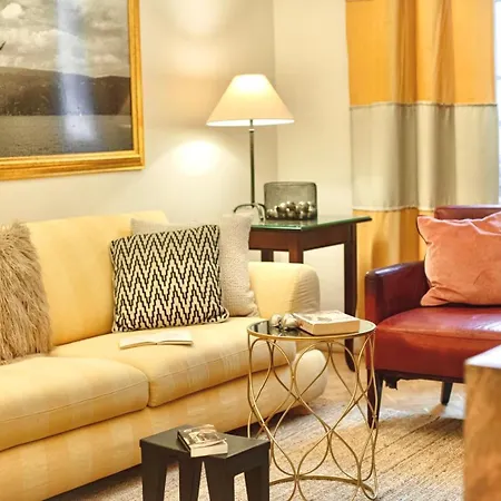 Andrassy Palace - Stylish 1