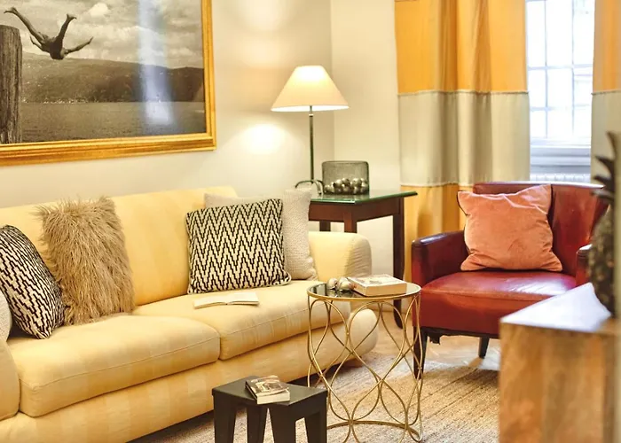 Andrassy Palace - Stylish 1