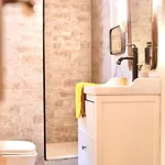 Andrassy Palace - Stylish 1 Apartment Budapest